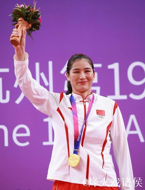 全运会拳击比赛：奥运冠军李倩晋级八强